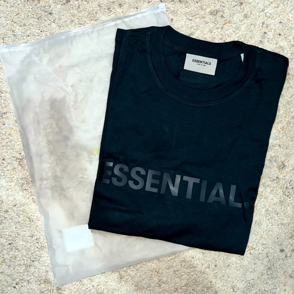 ESSENTIALS Black Tshirt